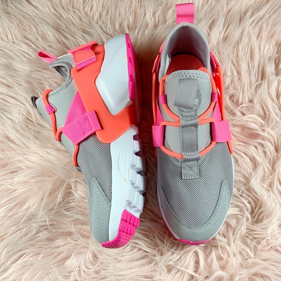 New Nike Women’s Air Huarache City Low - Picture 3 of 7